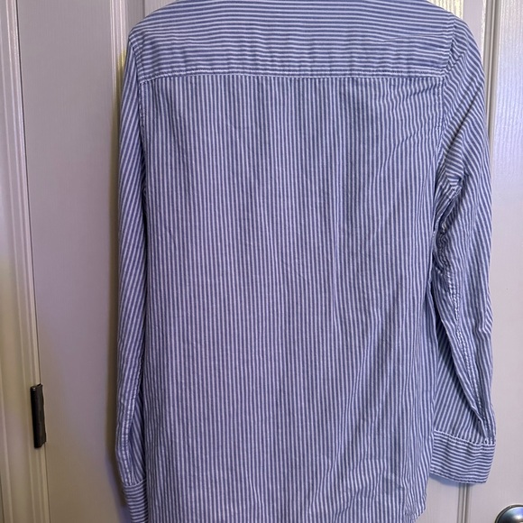 Gap Boyfriend Shirt - women’s size medium - Picture 3 of 3